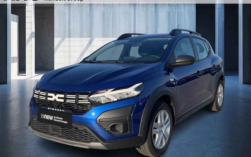 Blau Gebraucht 2024 Dacia Sandero Essentiel Limousine | 14.990 € (Fairer Preis) - Bild 1/4