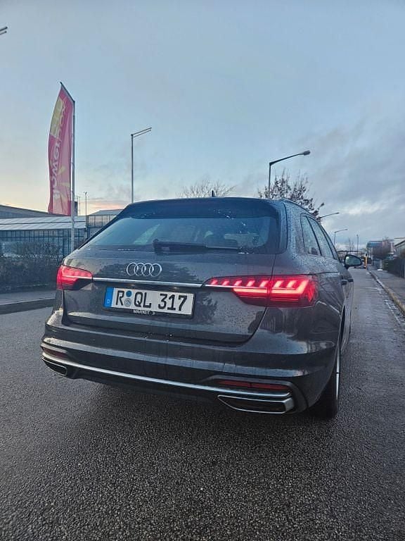 Gebraucht Audi A4 Ambiente 163 PS (119 kW) 2021 Grau Kombi