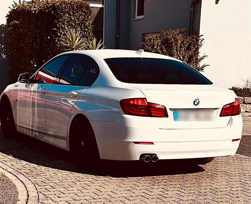 Gebraucht BMW 530 Shadowline 245 PS (180 kW) 2010 Weiß Limousine