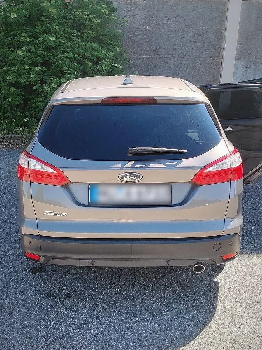Gebraucht Ford Focus 116 PS (85 kW) 2012 Grau Kombi