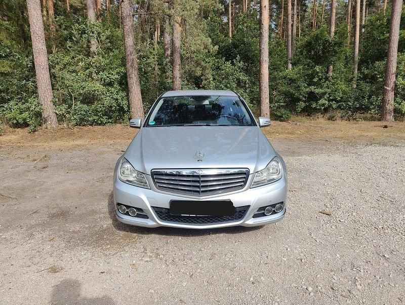 Silber Gebraucht 2011 Mercedes C220 Elegance Limousine | 6.200 € (Fairer Preis) - Bild 1/4