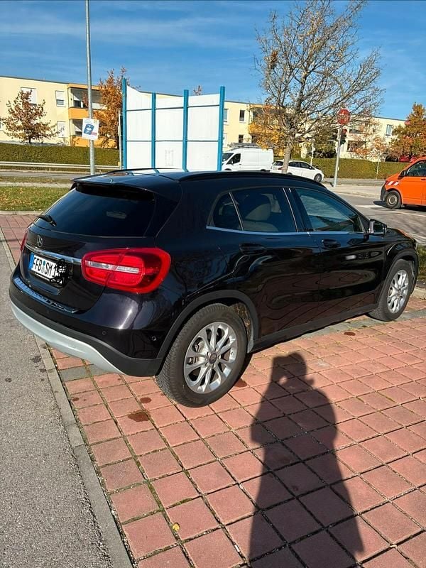 Gebraucht Mercedes GLA200 156 PS (114 kW) 2014 Schwarz SUV