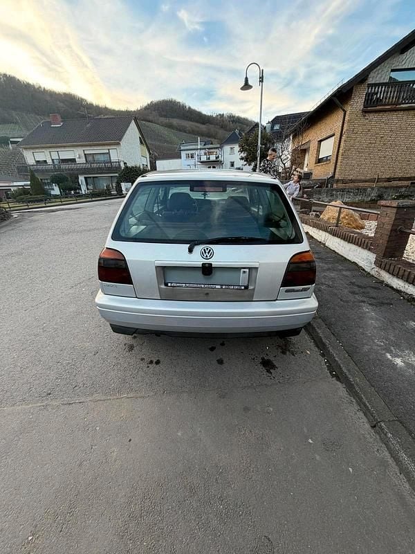 Gebraucht VW Golf III 75 PS (55 kW) 1997 Grau Kleinwagen