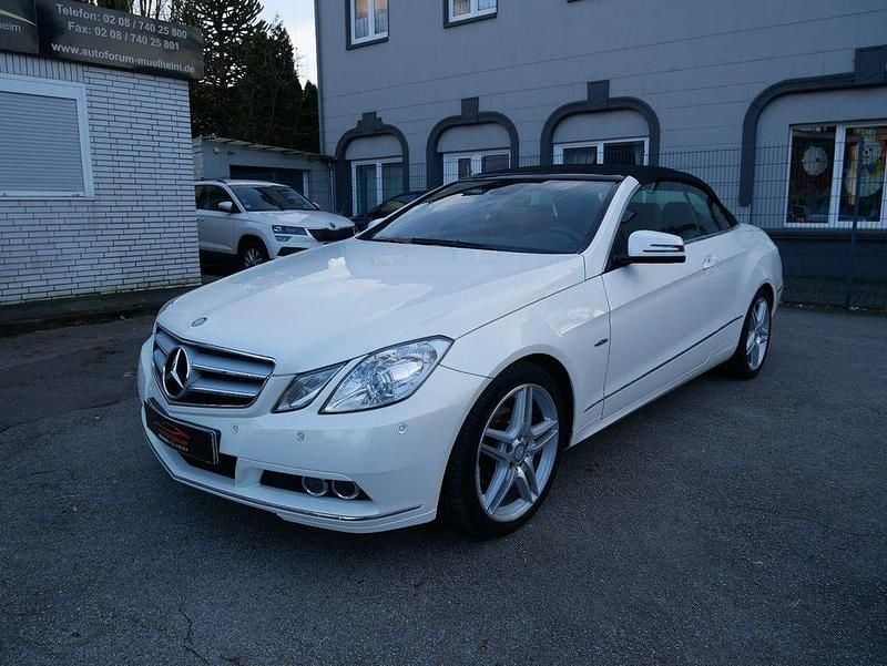 Gebraucht Mercedes E200 210 PS (154 kW) 2011 Weiß Cabrio