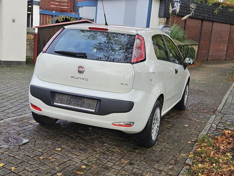 Gebraucht Fiat Punto Evo 69 PS (50 kW) 2010 Weiß Kleinwagen