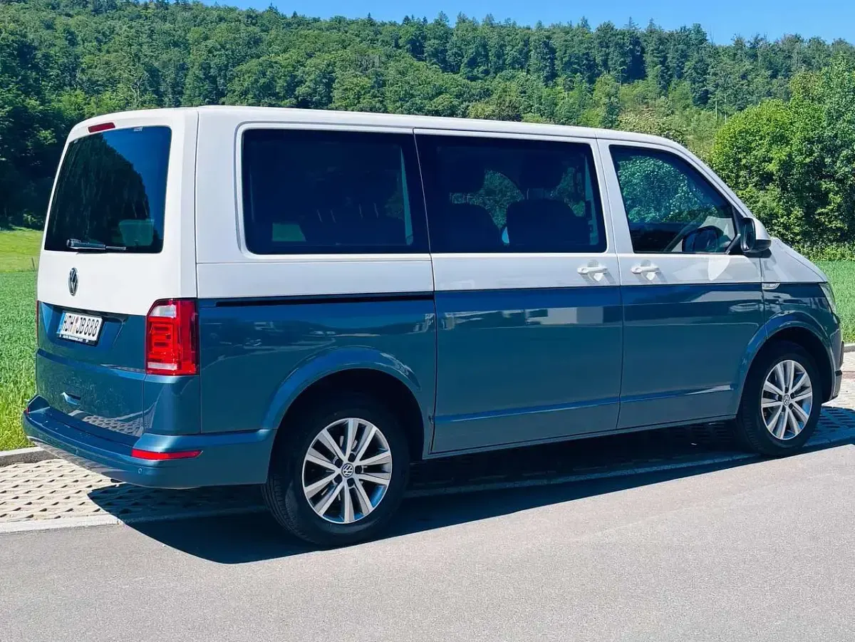 Gebraucht VW Multivan Comfortline 150 PS (110 kW) 2016 Blau Van / Kleinbus