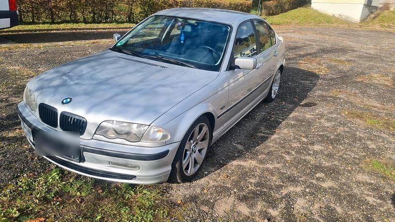 Silber Gebraucht 2001 BMW 320 Limousine | 3.670 € (Fairer Preis) - Bild 1/4