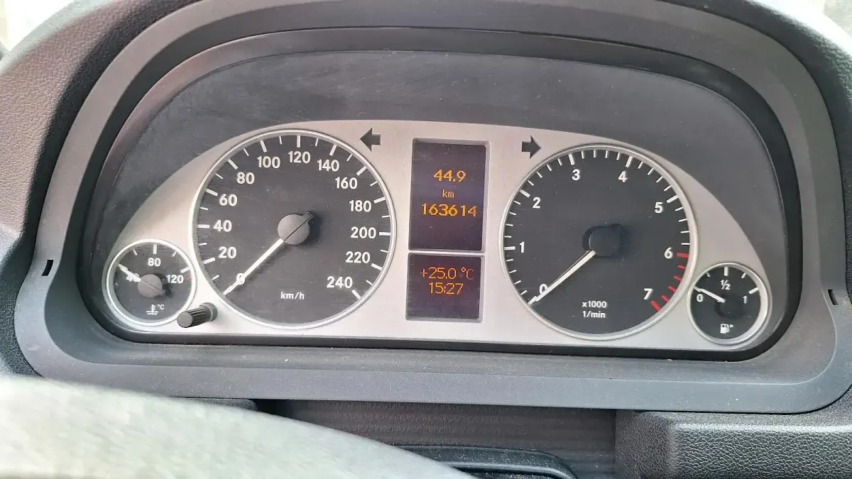 Gebraucht Mercedes B150 95 PS (69 kW) 2006 Silber Van / Kleinbus