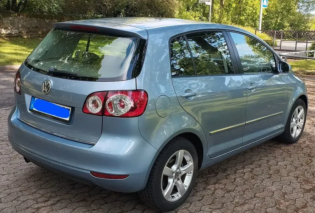 Gebraucht VW Golf Plus Comfortline 105 PS (77 kW) 2010 Blau Van / Kleinbus