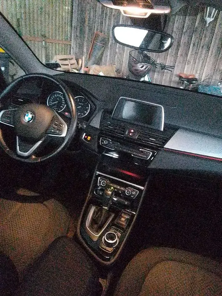 Gebraucht BMW 218 Active Tourer Advantage 150 PS (110 kW) 2017 Grau Van / Kleinbus