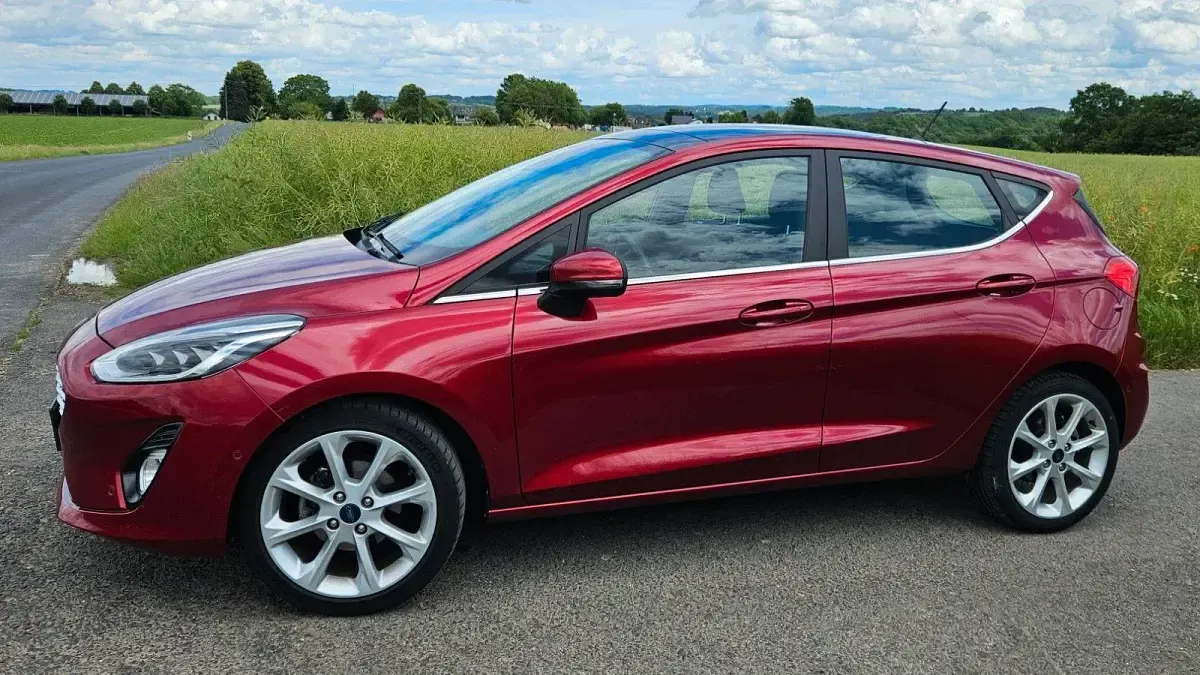 Gebraucht Ford Fiesta Titanium 125 PS (91 kW) 2018 Rot Kleinwagen