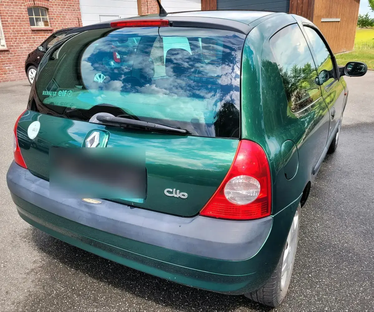 Gebraucht Renault Clio II Authentique 75 PS (55 kW) 2002 Grün Kleinwagen
