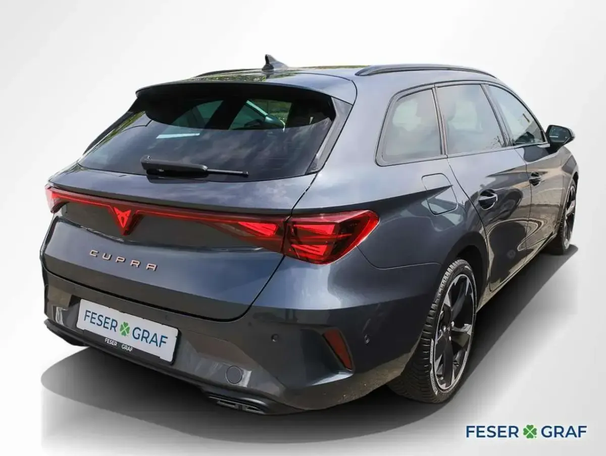 Gebraucht Cupra Leon 150 PS (110 kW) 2025 Magnetic grau metallic Kombi