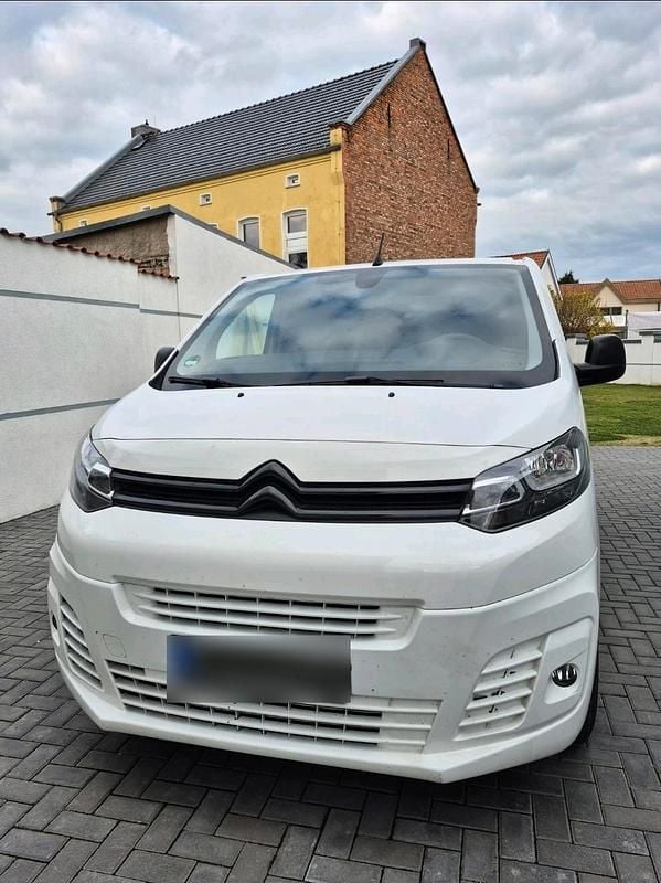 Second-hand Citroën Jumpy 122 CP (89 kW) 2018 Alb Monovolum