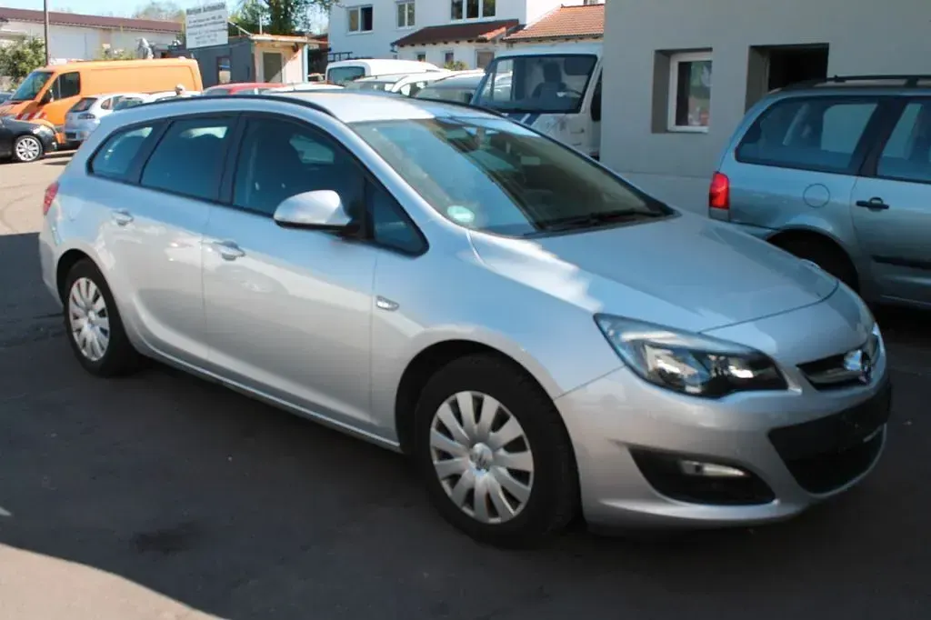Usata Opel Astra Edition 165 CV (121 kW) 2014 Argento Station wagon