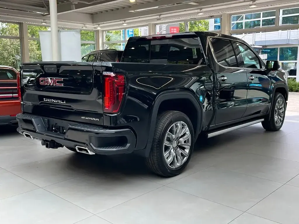 Neu GMC Sierra 426 PS (313 kW) 2026 Schwarz Pickup