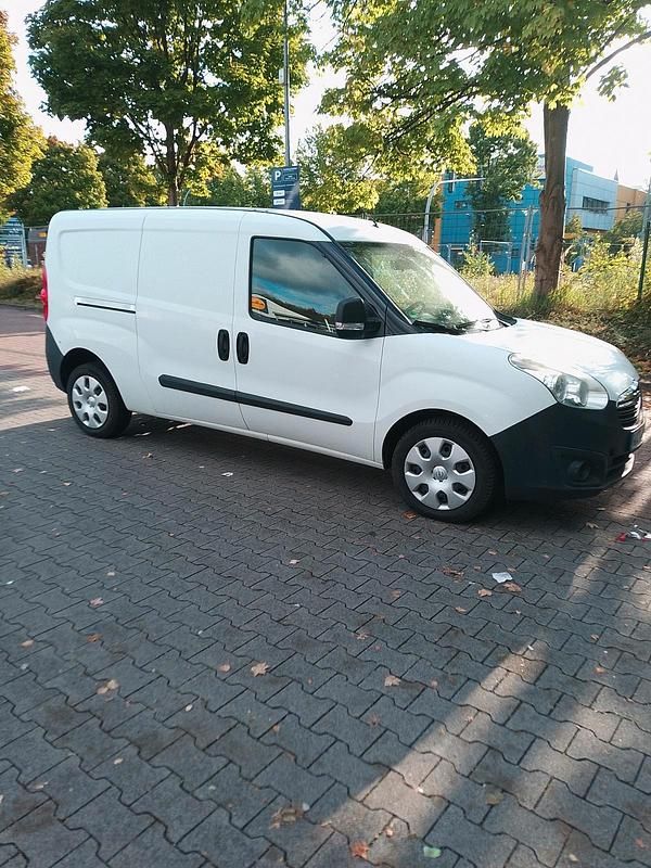 Weiß Gebraucht 2015 Opel Combo Van / Kleinbus | 4.800 € (Fairer Preis) - Bild 1/4