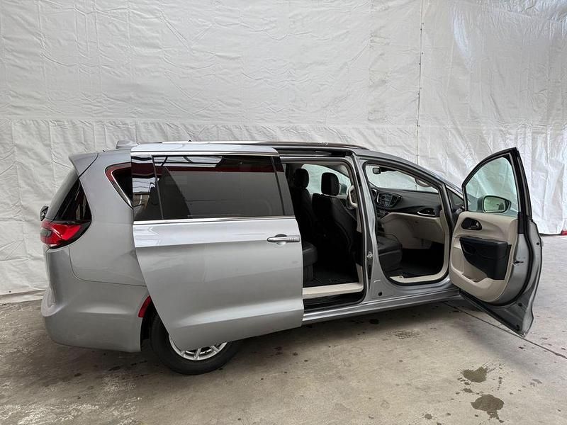 Gebraucht Chrysler Pacifica Touring 291 PS (214 kW) 2021 Grau SUV