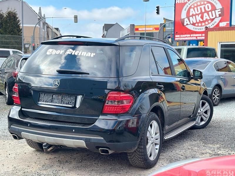 Gebraucht Mercedes ML320 224 PS (164 kW) 2005 Schwarz SUV