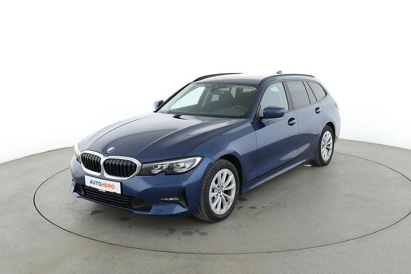 Blau Gebraucht 2021 BMW 318 Comfort Edition Kombi | 23.290 € (Guter Preis) - Bild 1/3