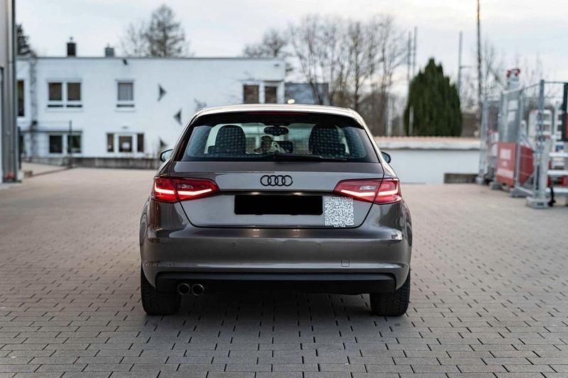 Gebraucht Audi A3 Ambiente 140 PS (102 kW) 2013 Braun Limousine