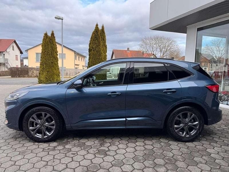 Gebraucht Ford Kuga ST-Line 120 PS (88 kW) 2024 Blau SUV