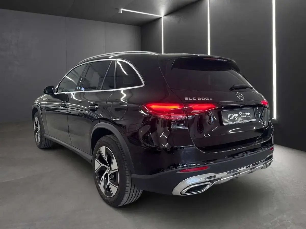 Gebraucht Mercedes GLC300 204 PS (150 kW) 2023 Schwarz SUV
