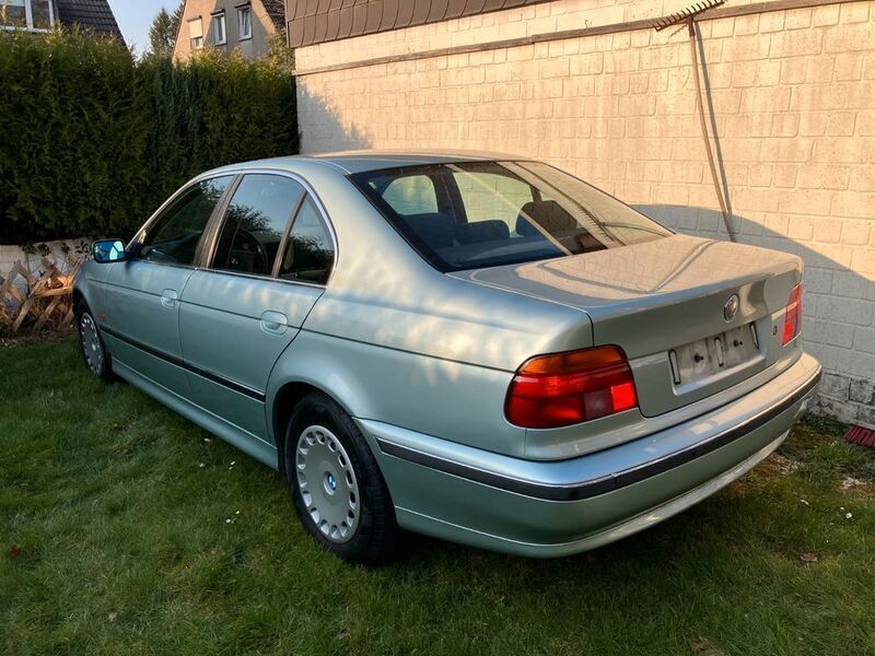 Gebraucht BMW 520 150 PS (110 kW) 1996 Silber Limousine