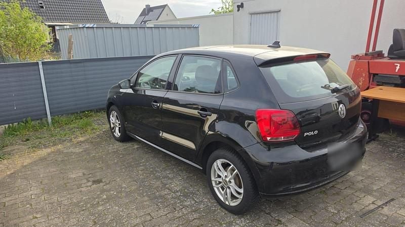 Usado VW Polo 69 HP (50 kW) 2013 Preto Citadino