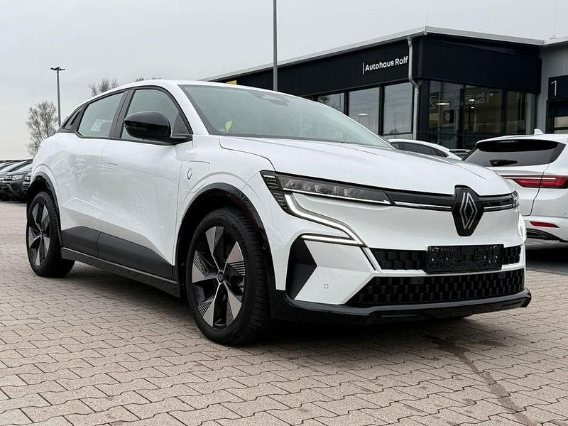 Weiß Gebraucht 2022 Renault Megane E-Tech Equilibre Limousine | 18.990 € (Fairer Preis) - Bild 1/3