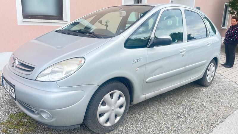 Silber Gebraucht 2004 Citroën Xsara Picasso Van / Kleinbus | 800 € - Bild 1/4
