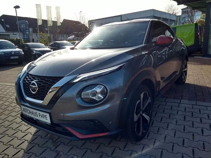 Grau Gebraucht 2020 Nissan Juke Tekna SUV | 15.990 € (Fairer Preis) - Bild 1/4