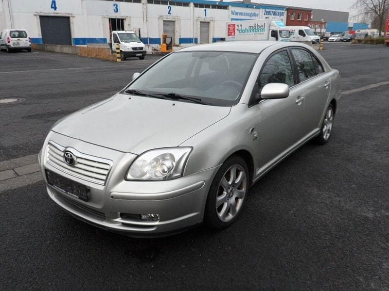 Gebraucht Toyota Avensis Executive 147 PS (108 kW) 2003 Silber Kleinwagen