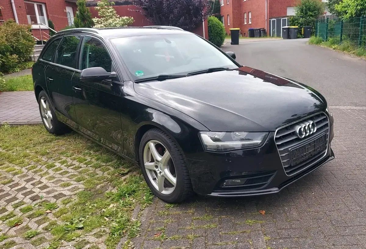 Gebraucht Audi A4 143 PS (105 kW) 2013 Schwarz Kombi