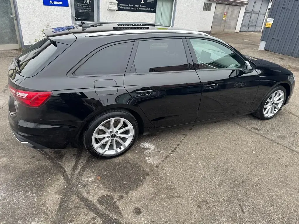 Gebraucht Audi A4 163 PS (119 kW) 2023 Schwarz Kombi