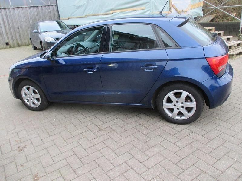 Gebraucht Audi A1 Sportback Ambition 122 PS (89 kW) 2013 Blau Kleinwagen