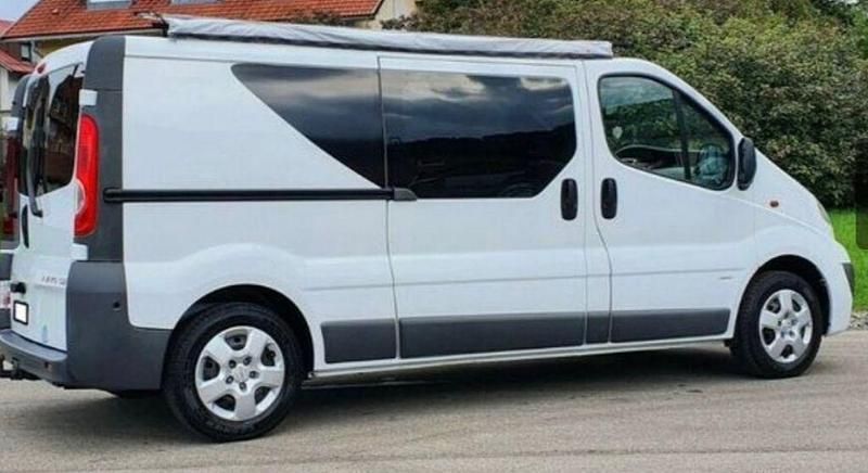 Gebraucht Opel Vivaro 114 PS (83 kW) 2012 Weiß Van / Kleinbus