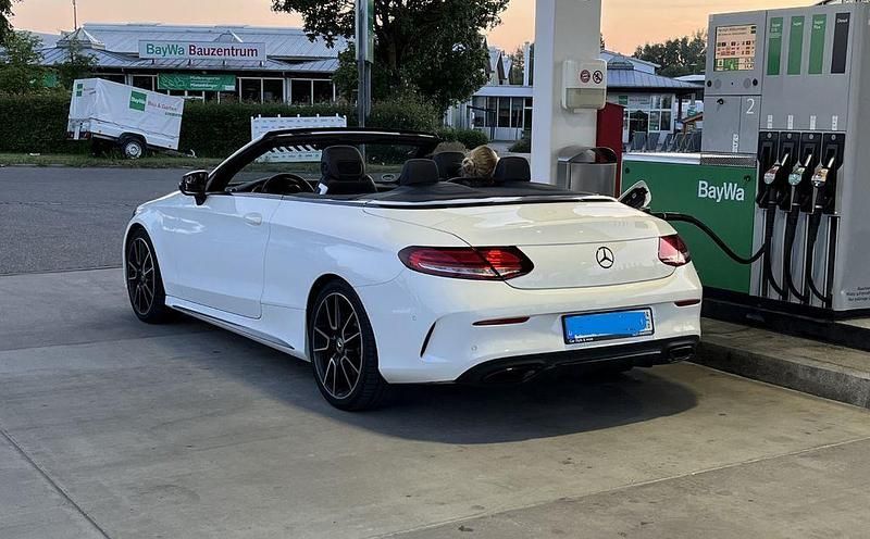 Gebraucht Mercedes C300 258 PS (189 kW) 2019 Weiß Cabrio