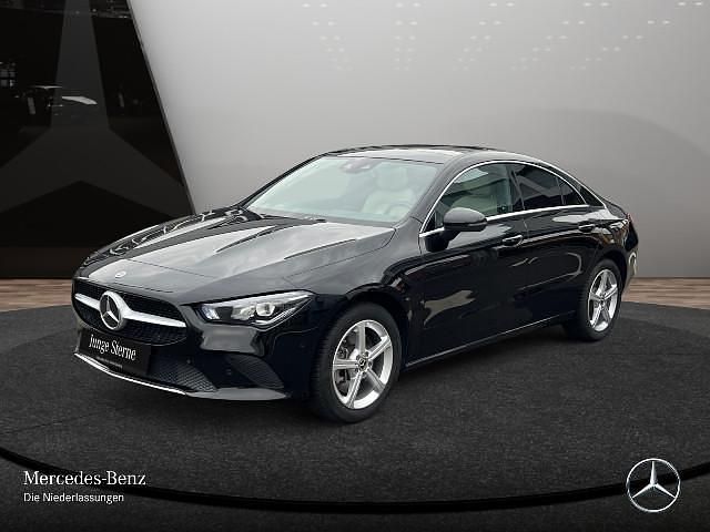 Schwarz Gebraucht 2022 Mercedes CLA250 Limousine | 32.890 € (Fairer Preis) - Bild 1/4