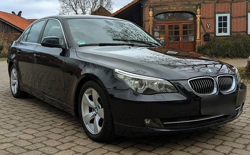 Blau Gebraucht 2010 BMW 523 Exclusive Limousine | 7.000 € (Guter Preis) - Bild 1/4