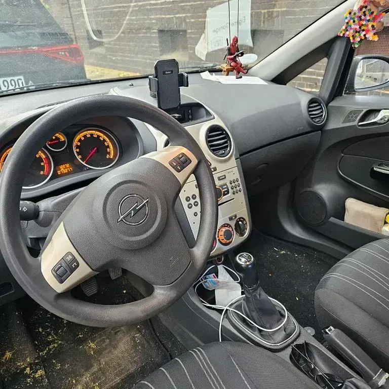 Używany Opel Corsa Edition 80 KM (58 kW) 2007 Czarny Hatchback