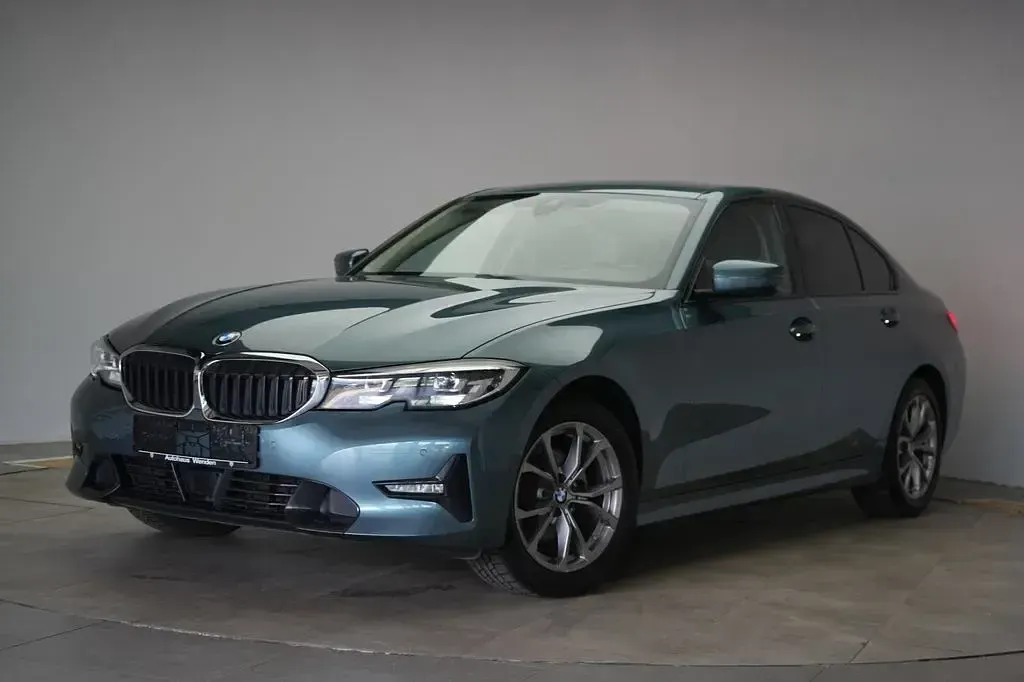 Gebraucht BMW 320 Sport Line 190 PS (139 kW) 2020 Blau Limousine