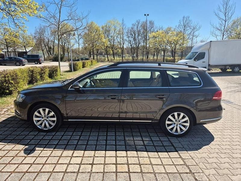 Second-hand VW Passat 150 CP (110 kW) 2012 Maro Break