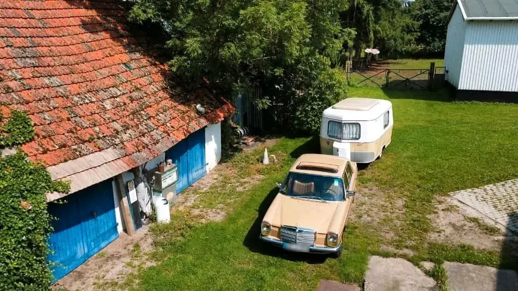 Gebraucht Mercedes W115 98 PS (72 kW) 1976 Beige Limousine