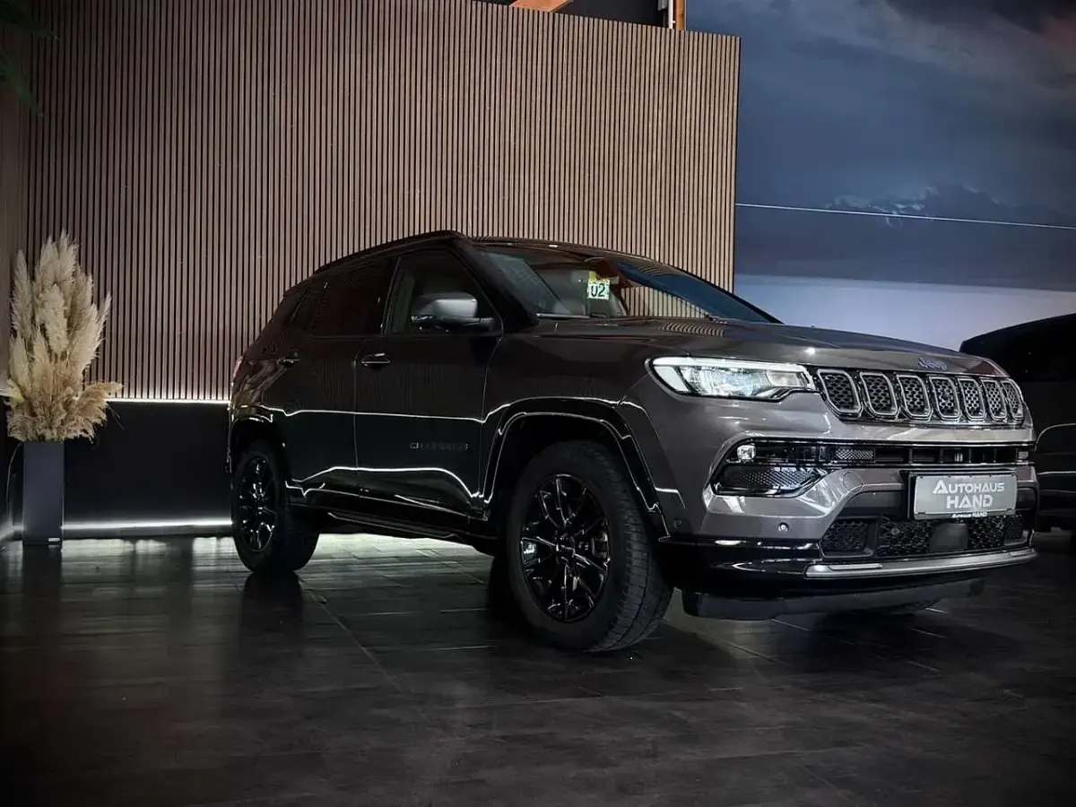Gebraucht Jeep Compass 80th Anniversary 179 PS (131 kW) 2021 Grau SUV