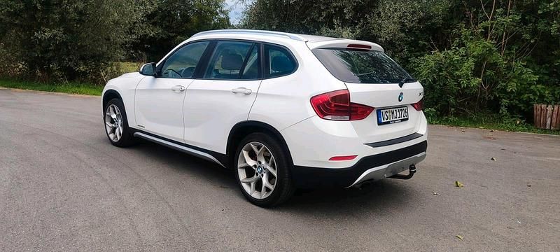 Weiß Gebraucht 2013 BMW X1 xLine SUV | 8.900 € (Fairer Preis) - Bild 1/4