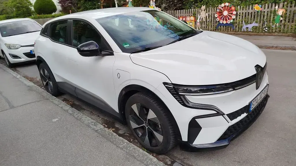 Gebraucht Renault Megane E-Tech 96 kW (131 PS) 2023 Weiß Limousine