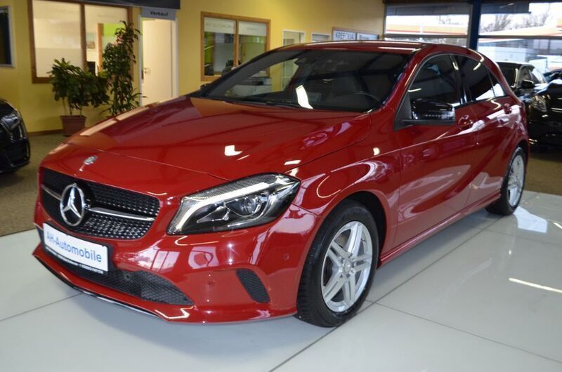 Rot Gebraucht 2017 Mercedes A200 Limousine | 14.880 € (Fairer Preis) - Bild 1/4