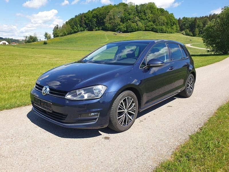 Blau Gebraucht 2016 VW Golf VII Limousine | 11.300 € (Fairer Preis) - Bild 1/4