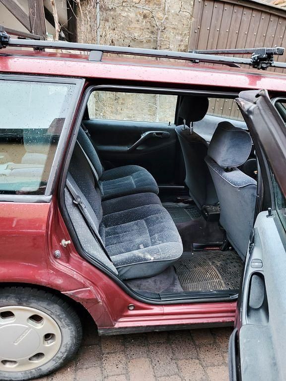 Gebraucht VW Passat 75 PS (55 kW) 2004 Rot Limousine